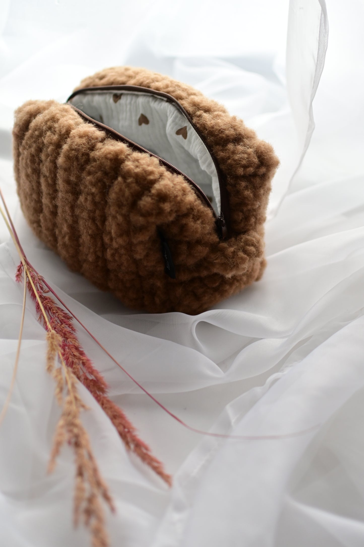 Teddy Bear – Soft, lambswool cosmetic bag in a teddy bear style