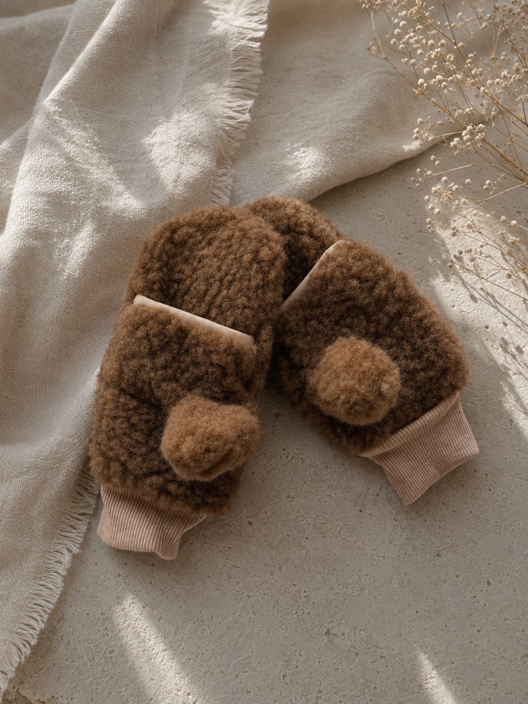 Klappfäustlinge aus 100% Schafwolle – Braun | Beige Bündchen