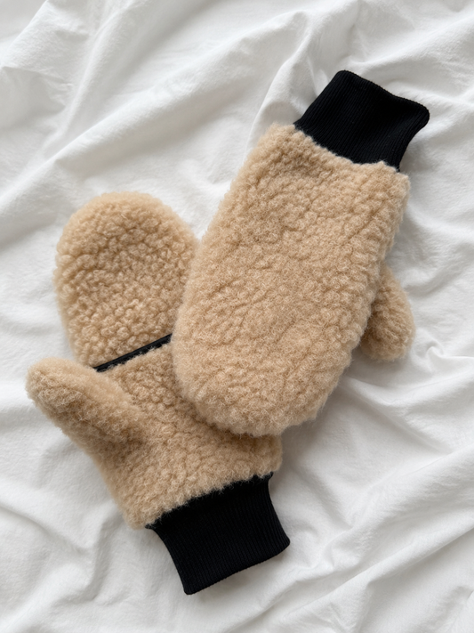 Klappfäustlinge aus 100% Schafwolle – Beige | Schwarze Bündchen