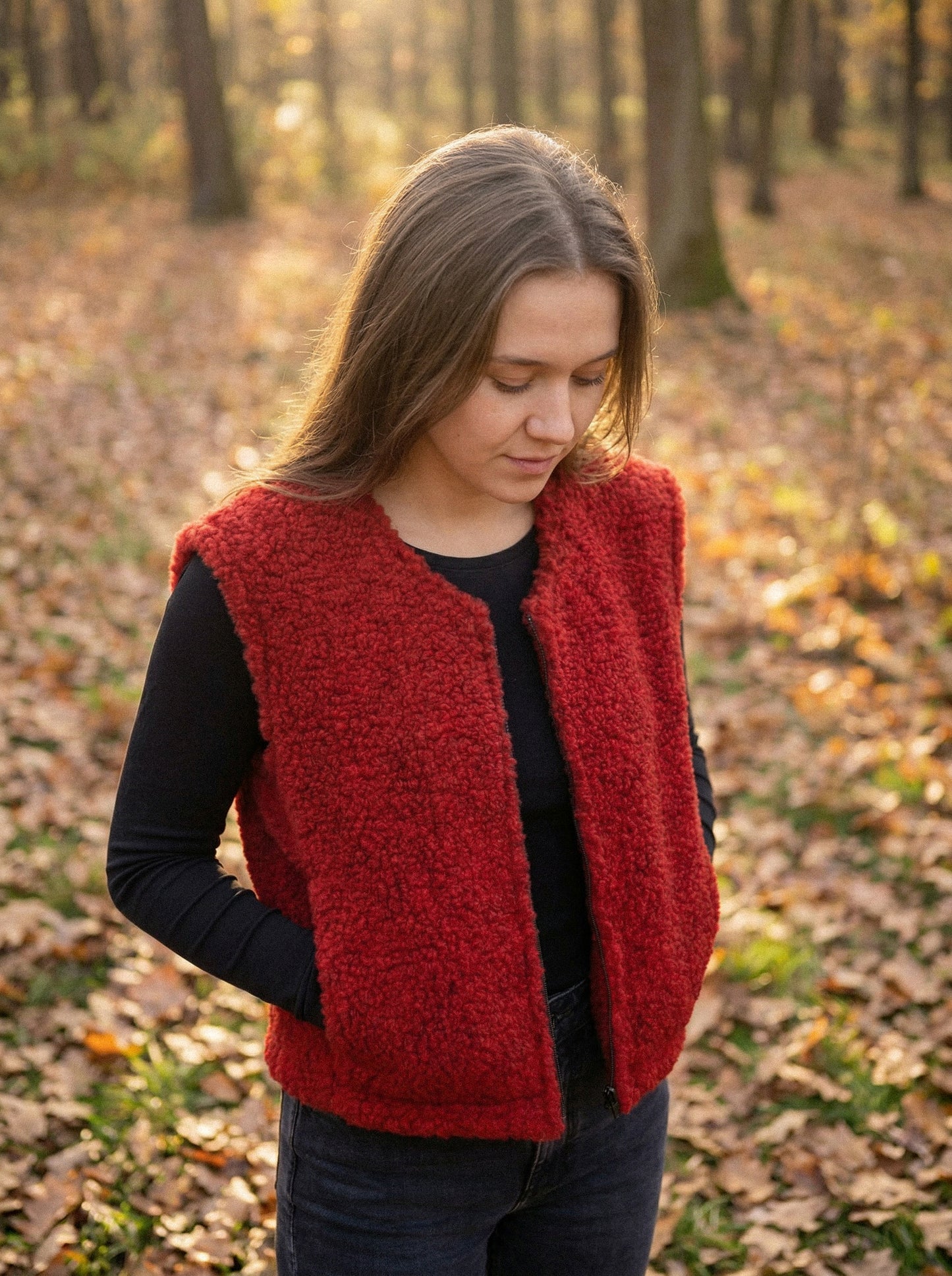 NORA VEST — czerwona kamizelka z wełny merino