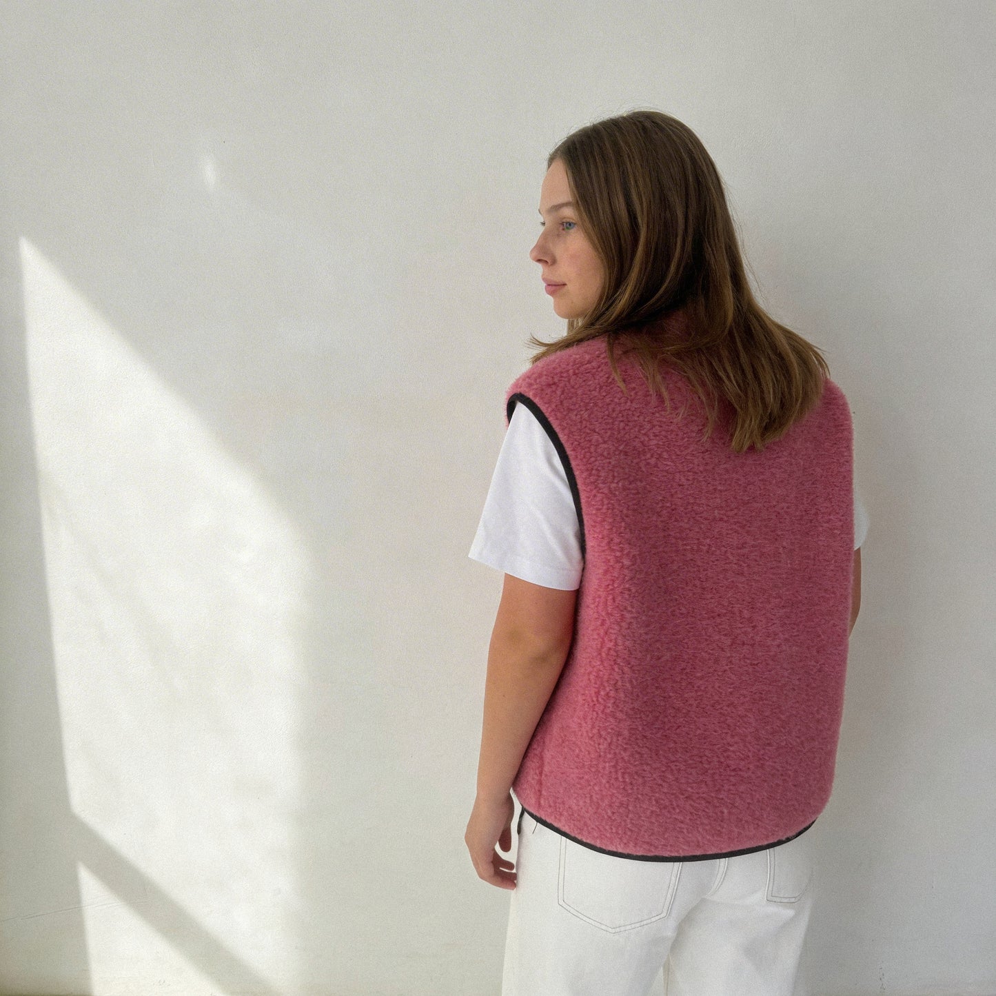 RAW Vest Pink — Różowa Kamizelka Teddy z Wełny Merino