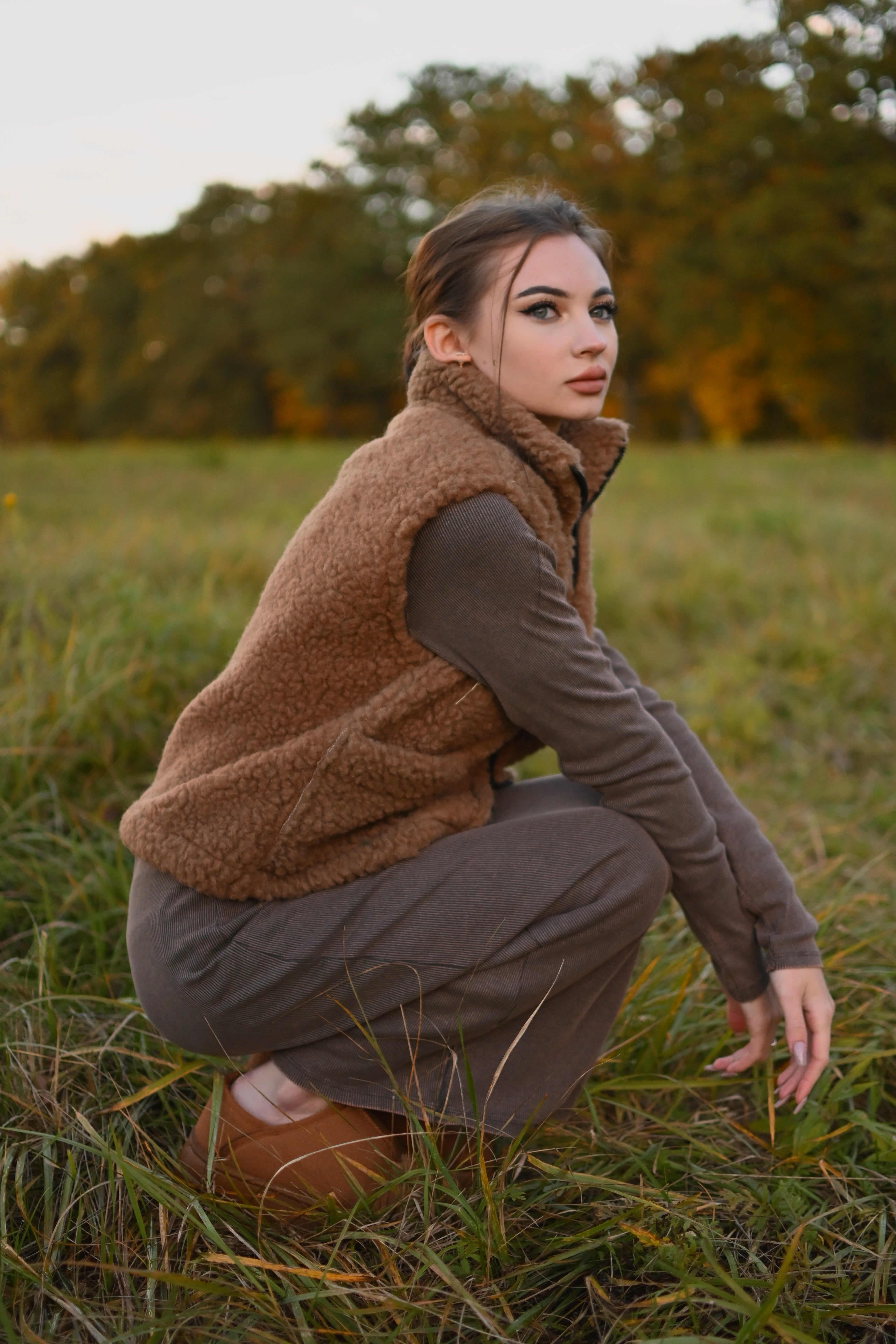 Brązowa kamizelka teddy