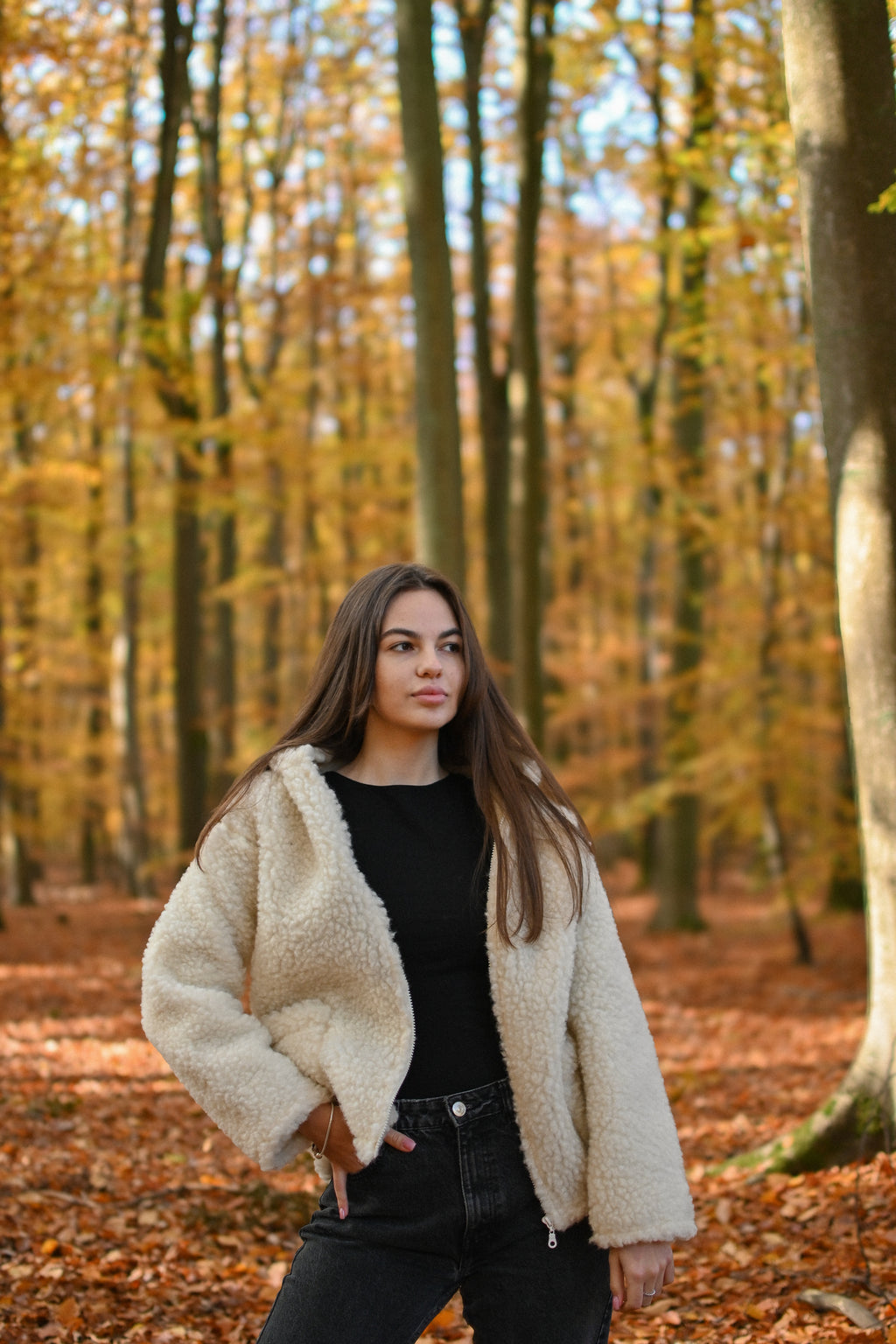 Kurtka z wełny owczej w kolorze ecru