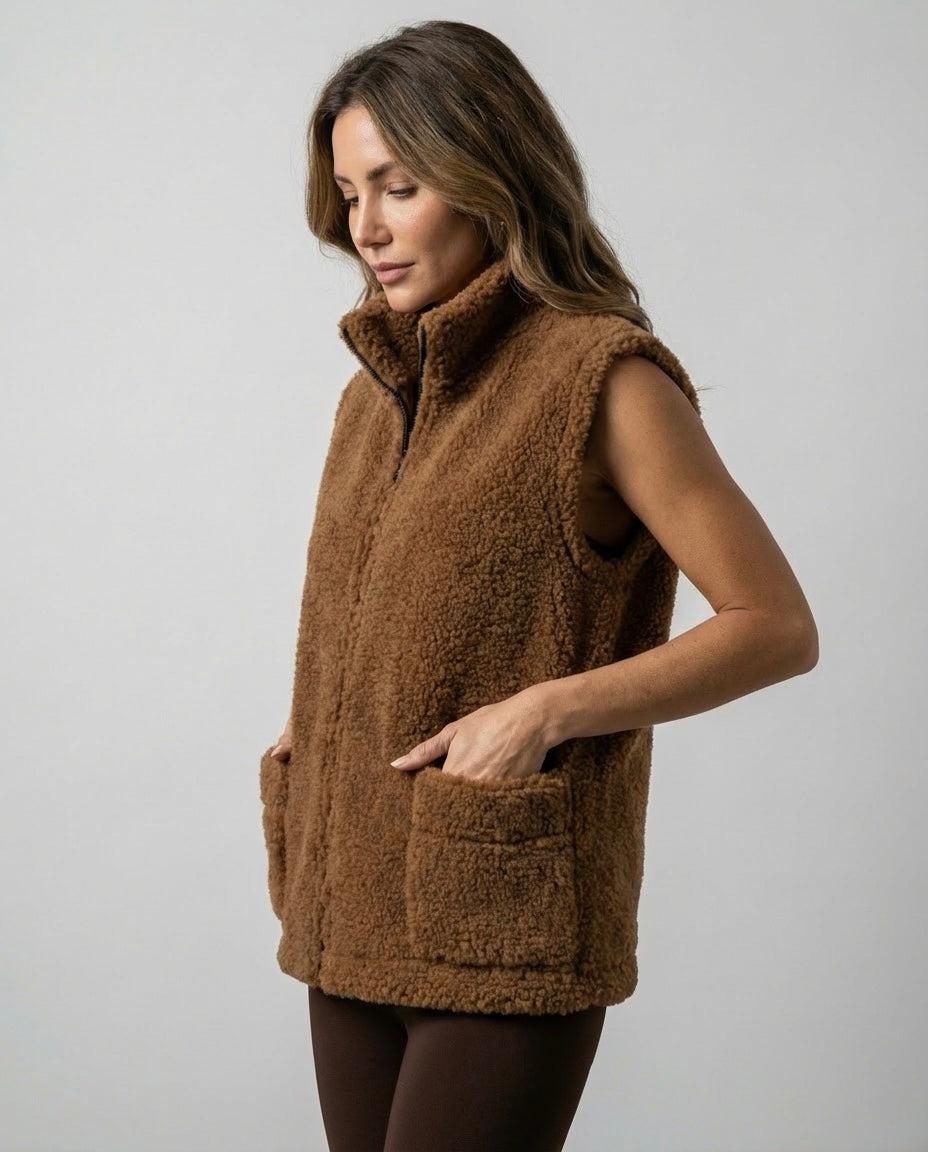 Brązowa kamizelka teddy