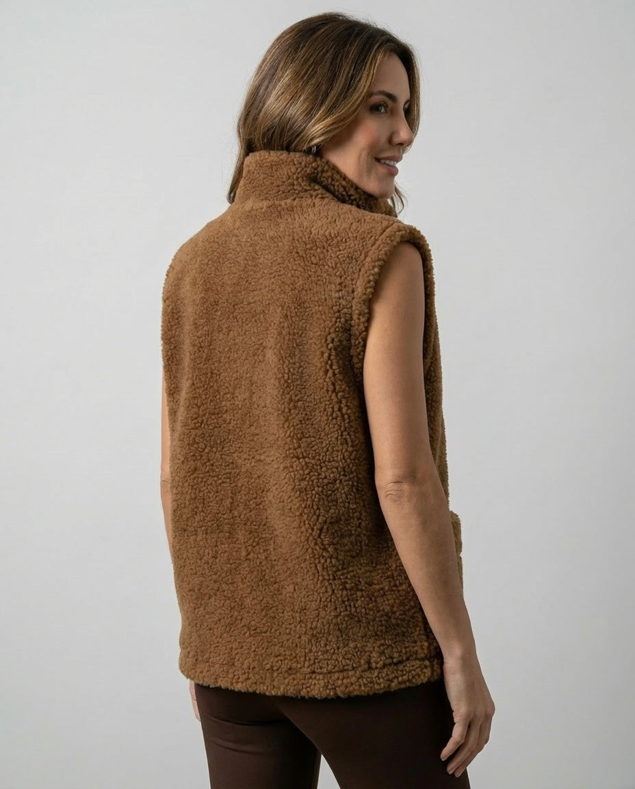 Brązowa kamizelka teddy