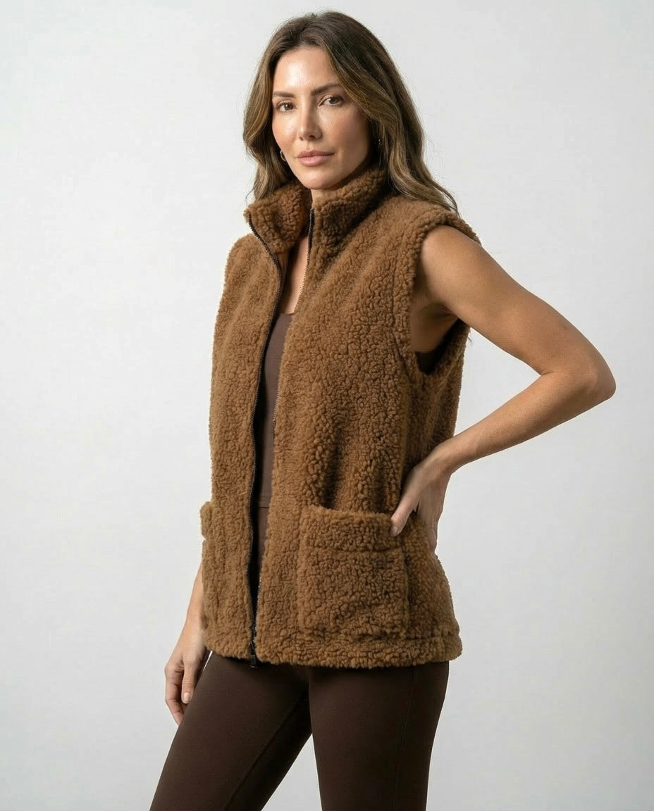 Brązowa kamizelka teddy
