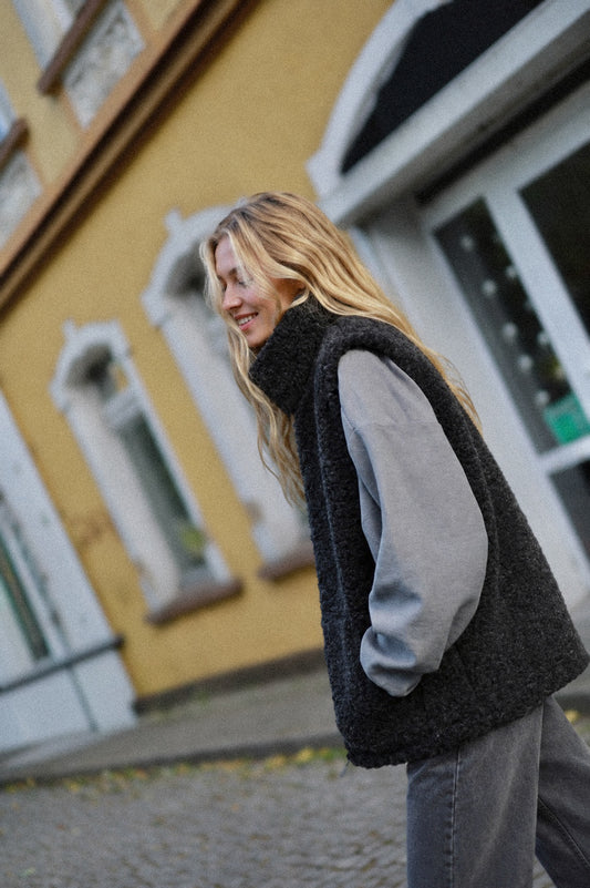 LINO – Merino Wollweste Schwarz