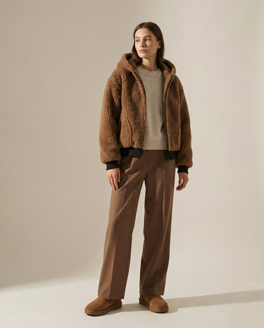 SHERPA BOMBER — brązowa kurtka teddy oversize